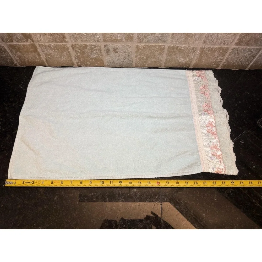 Vintage Jillian Rose Collection Blue Pink Satin‎ Floral USA 2 Hand Towels